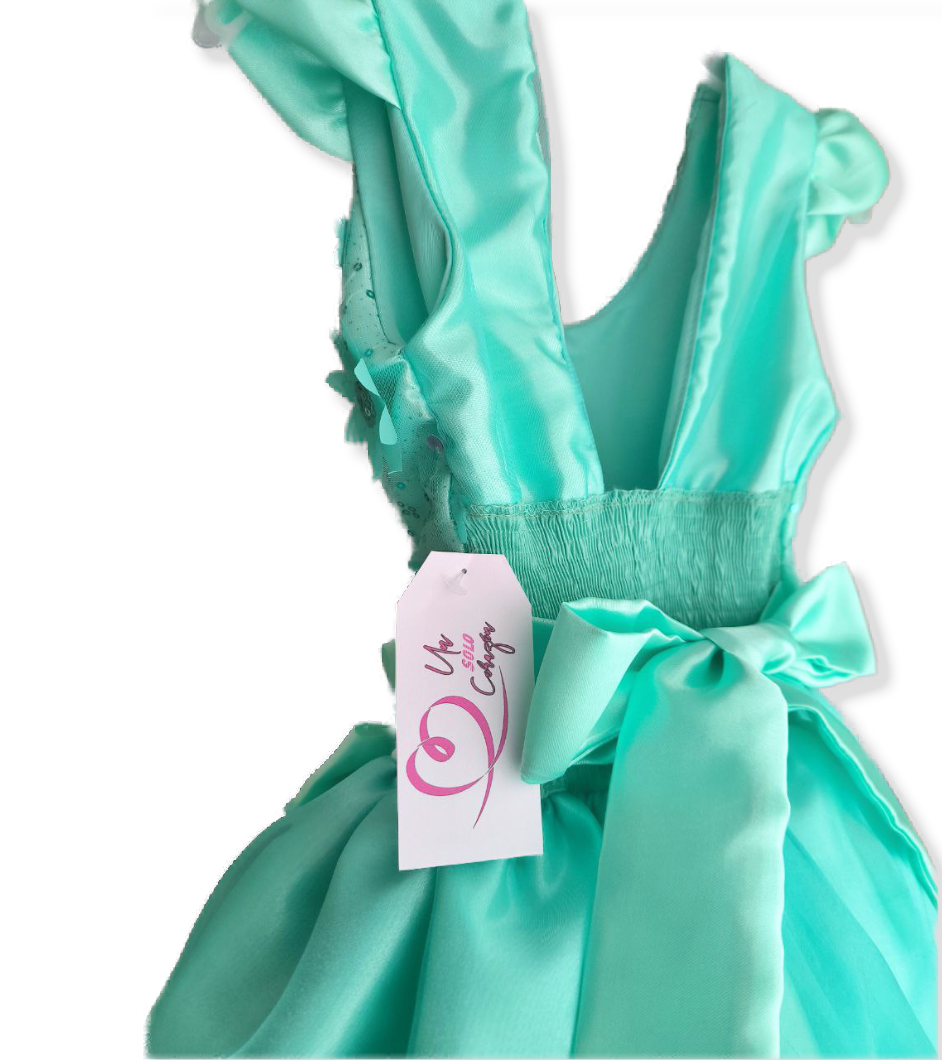 💙 Vestido Turquesa de Ensueño – Con detalles únicos y frescura ($97.990)